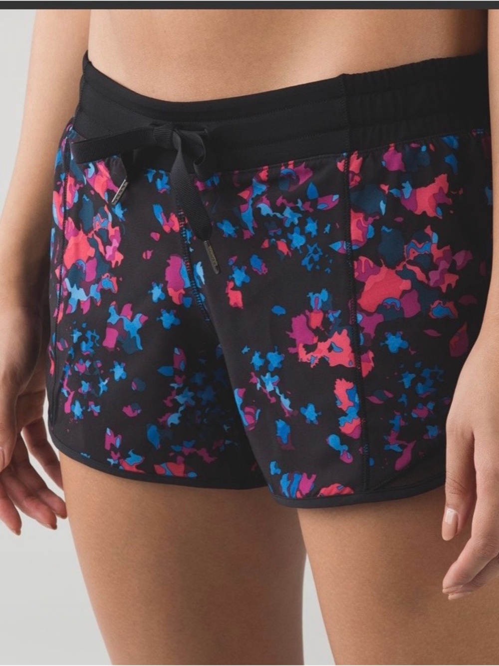 Lululemon Hotty Hot Short *Long *4”